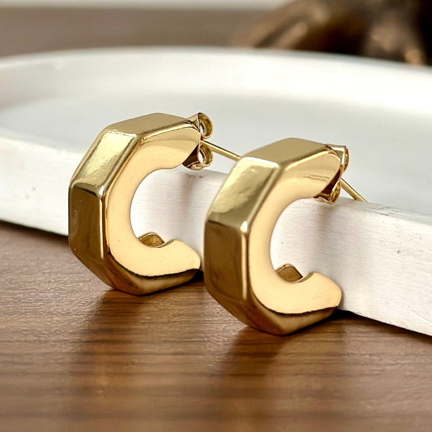 Argollas Chuncky Hexagonales en Acero Dorado