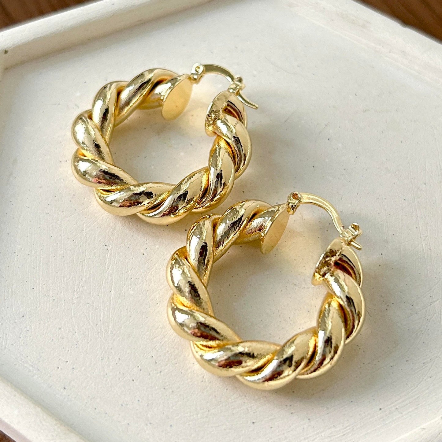 Argollas Chunky Espiraladas en Acero Dorado