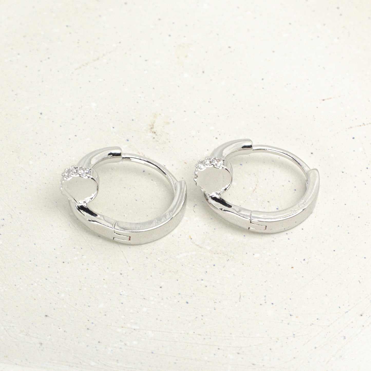 Argollas Tornillo Zircones en Acero