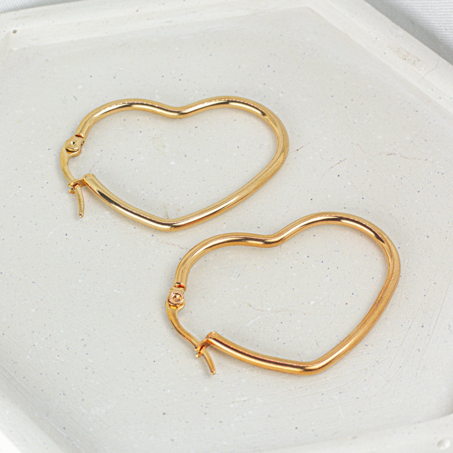 Argollas Corazón en Acero Dorado