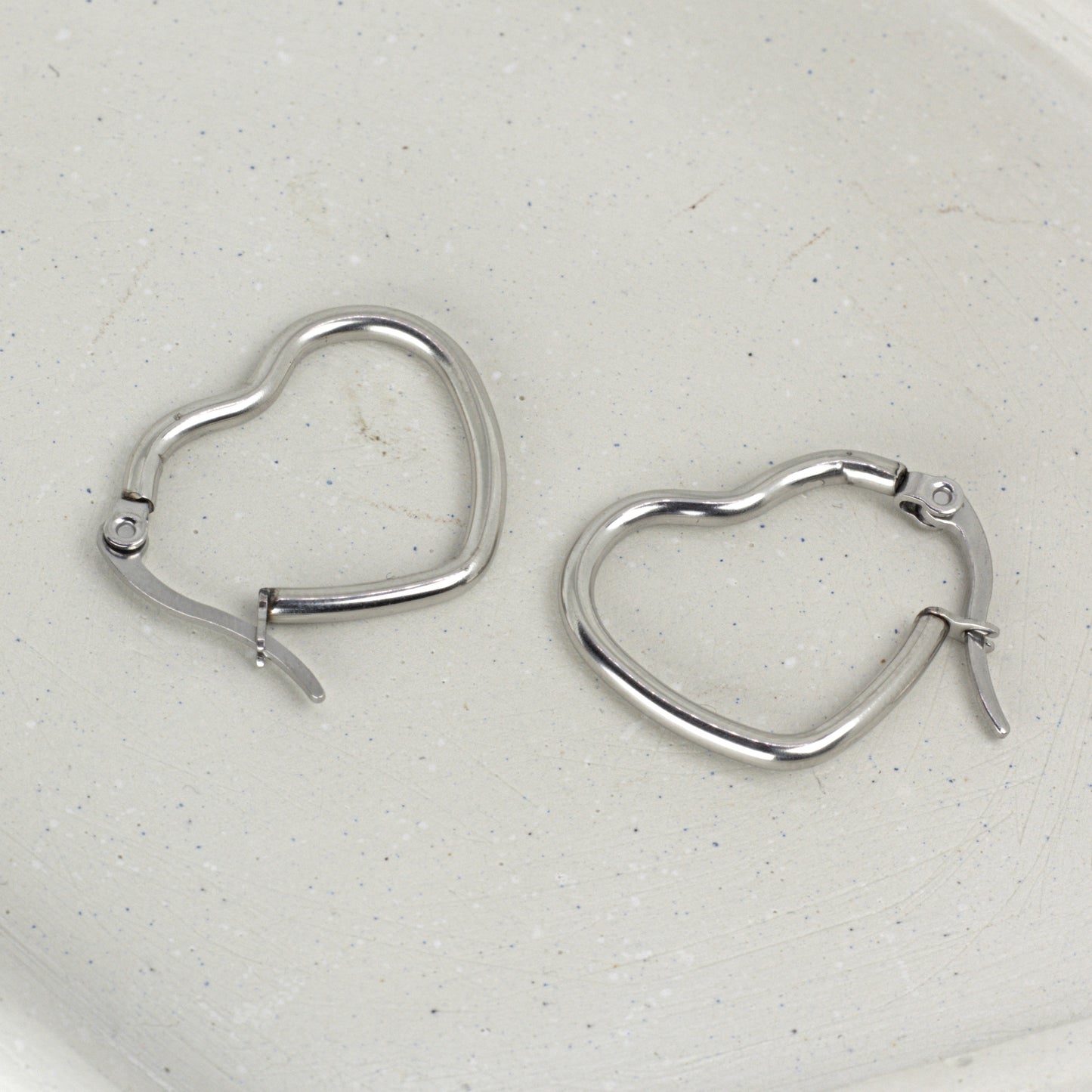 Argollas Corazón en Acero Plateado