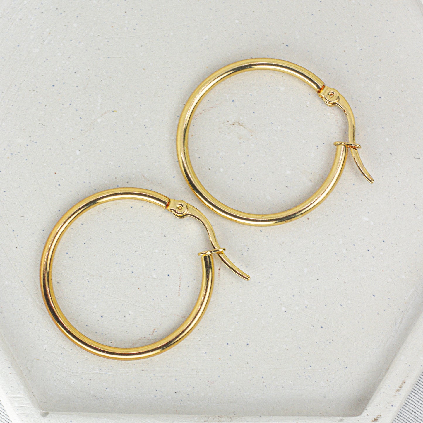 Argollas Clásicas en Acero Dorado