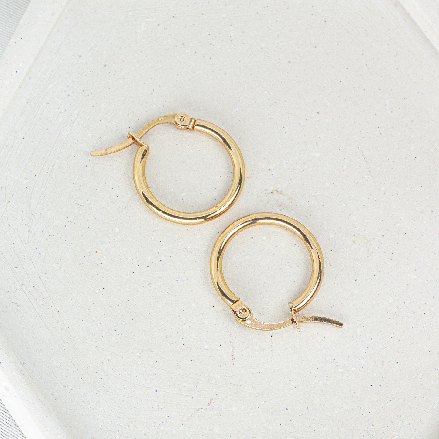 Argollas Clásicas en Acero Dorado
