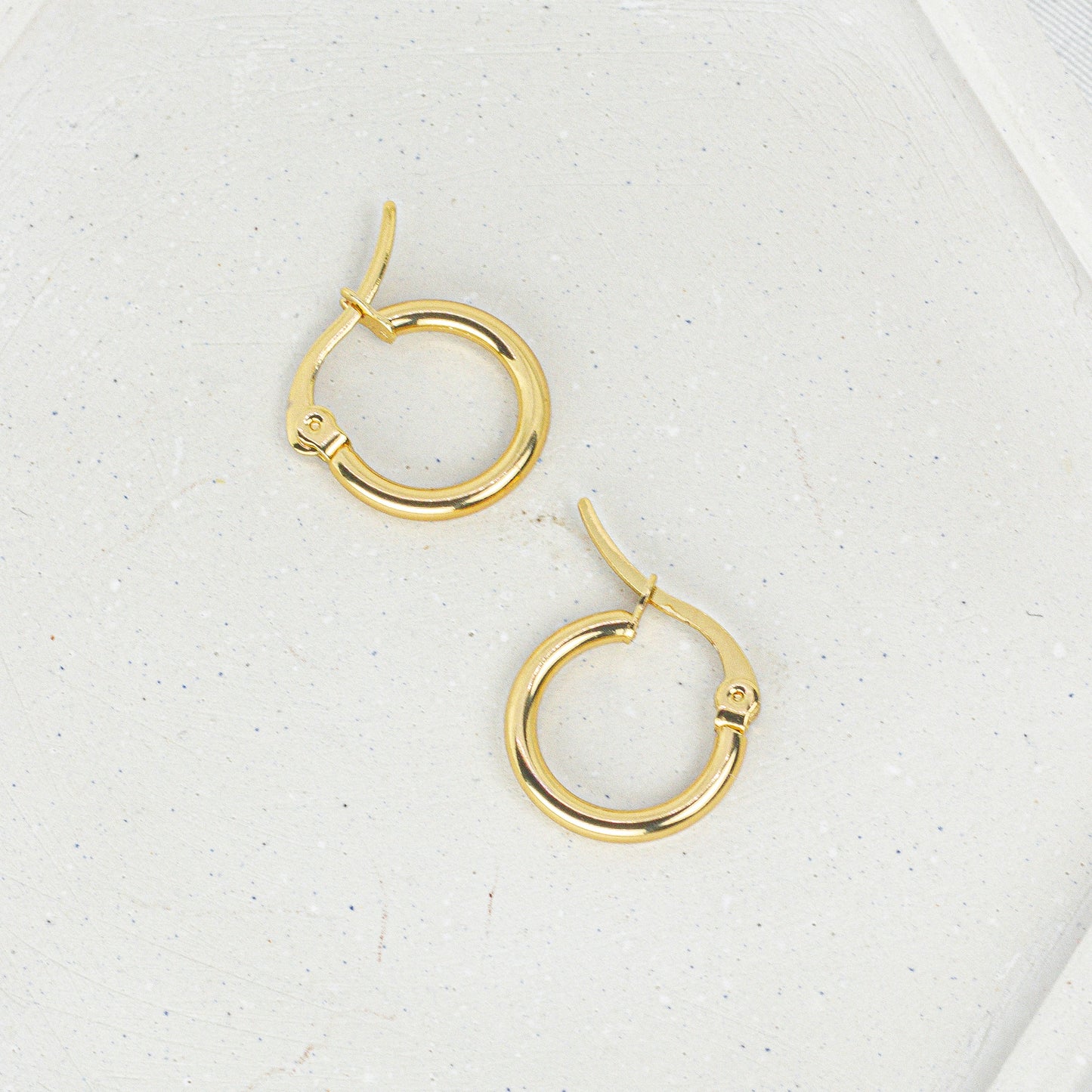 Argollas Clásicas en Acero Dorado