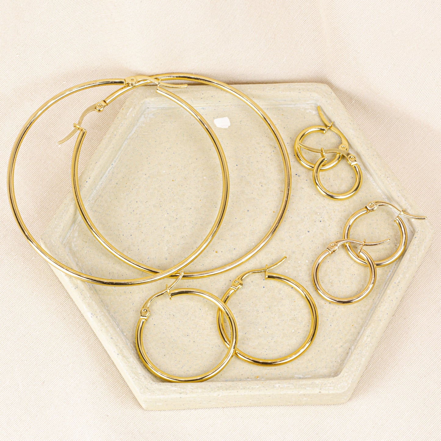 Argollas Clásicas en Acero Dorado