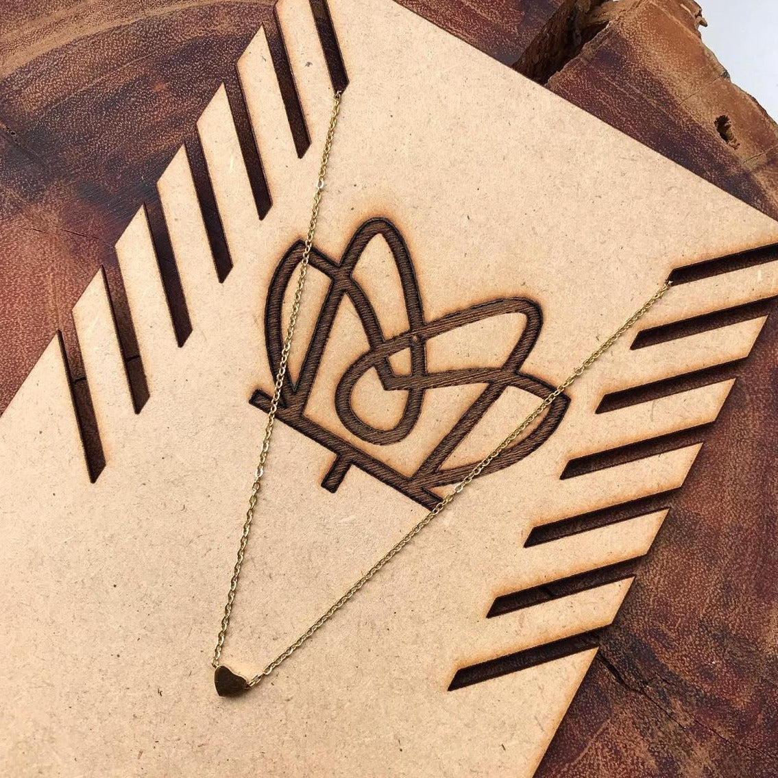 Collar Corazón Pasante en Acero Dorado