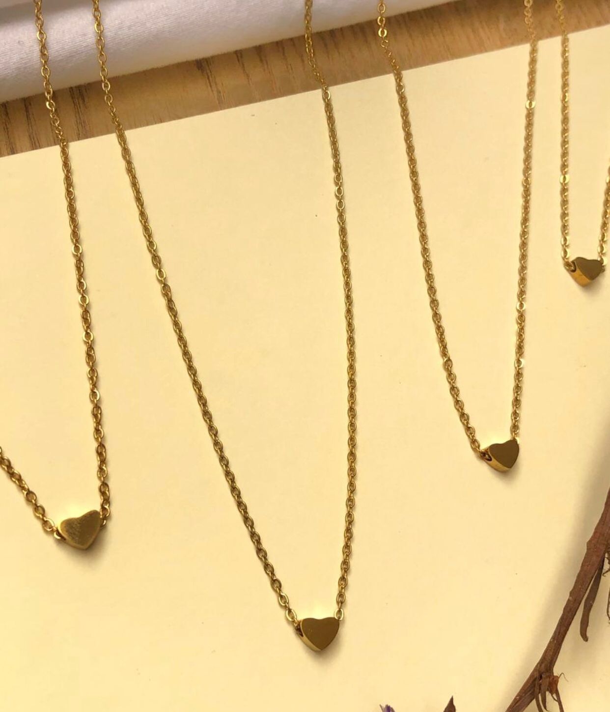 Collar Corazón Pasante en Acero Dorado