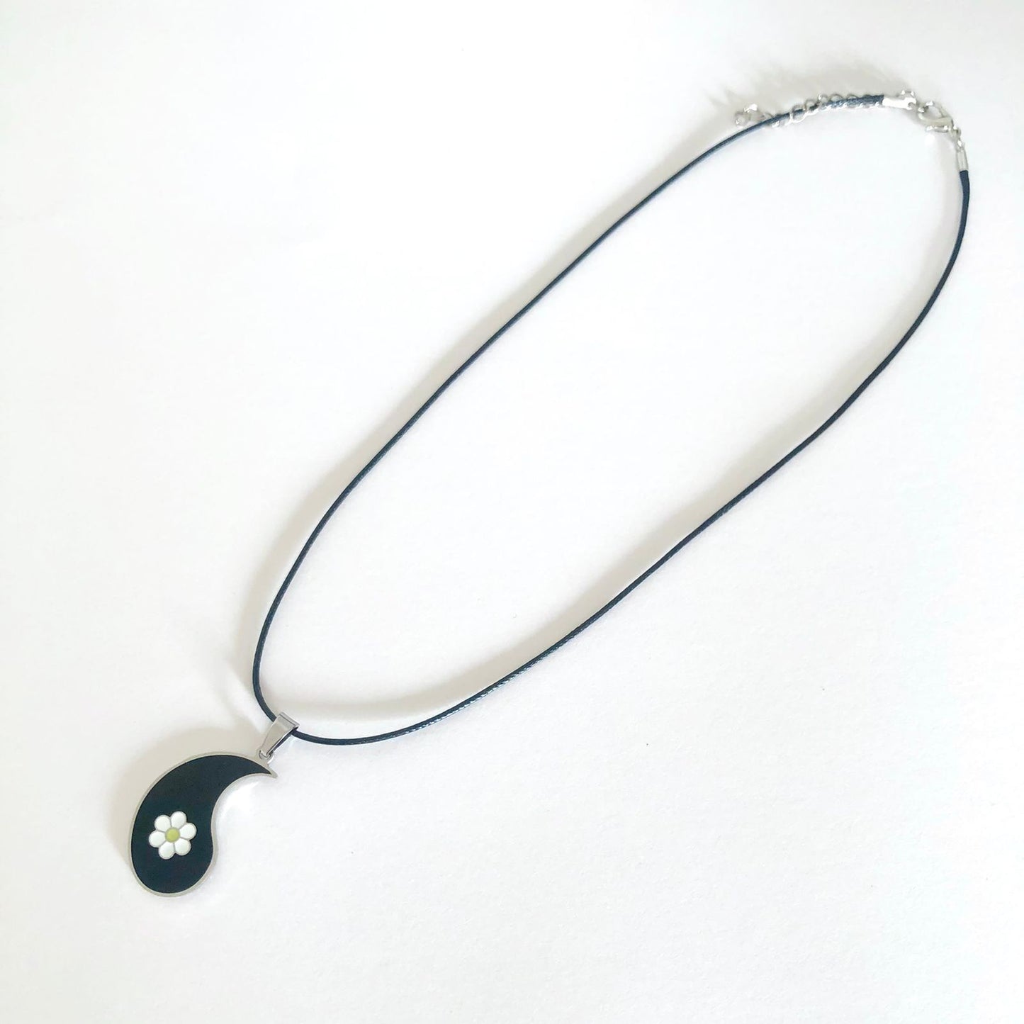 Collar Dúo Yin Yang Flower en Acero