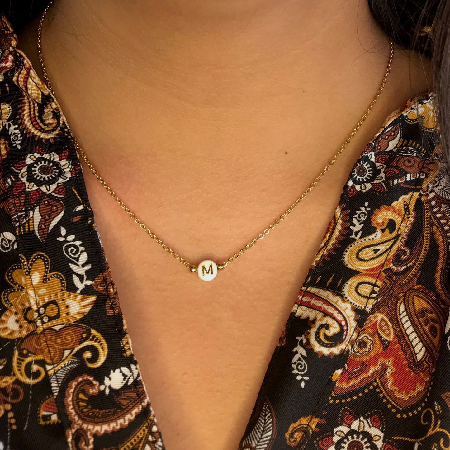 Collar Inicial Gold Acrylic